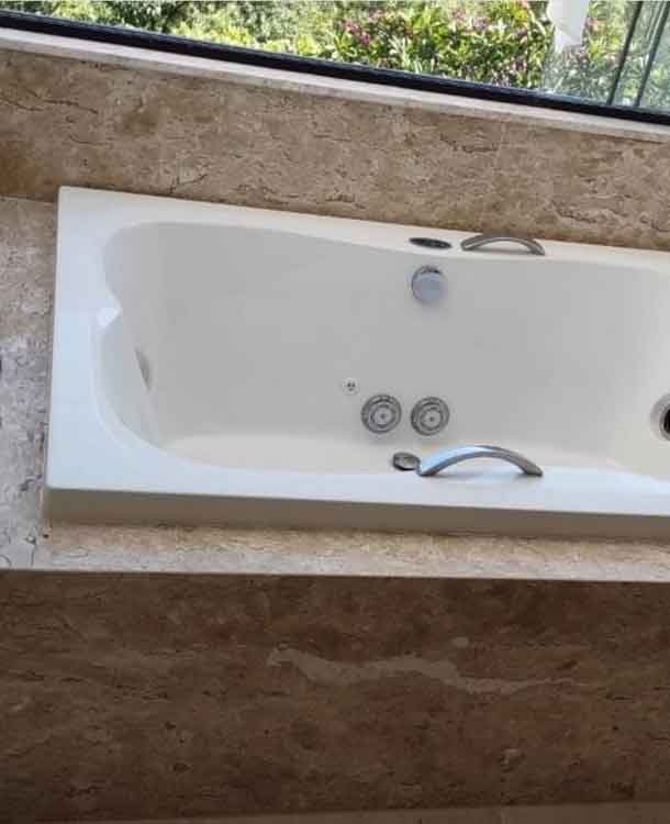 Acabamento  Banheira , mármore Travertino